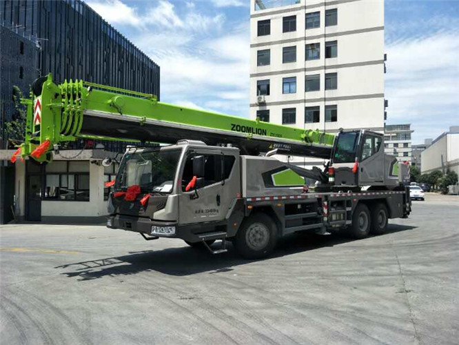 临沂市跨街广告牌的高空安装注意事项