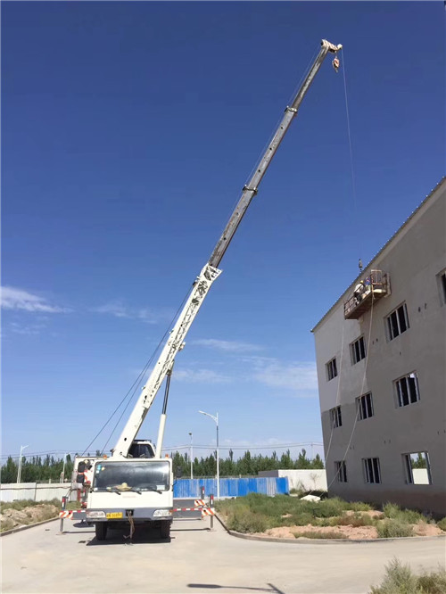 临沂市“轻装强干”—— 吊车的 “轻量化臂架” 技术